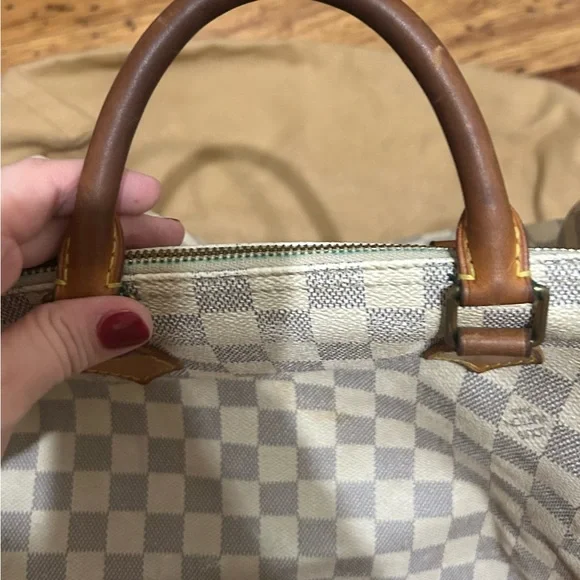 Louis Vuitton Checkered Bag with Tan Accents - Picture 4 of 6